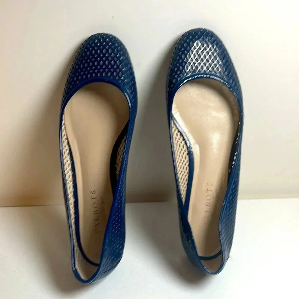Talbots Navy Laser Cut Leather Flats Size 7.5 AA - Picture 6 of 9